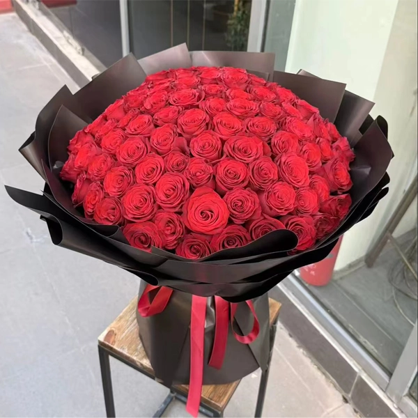 99枝红玫瑰花束｜经典黑包装 表白求婚生日鲜花