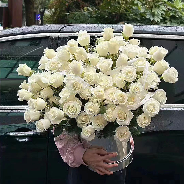 51支白玫瑰礼盒 英国送花 花店直送 保证时效
